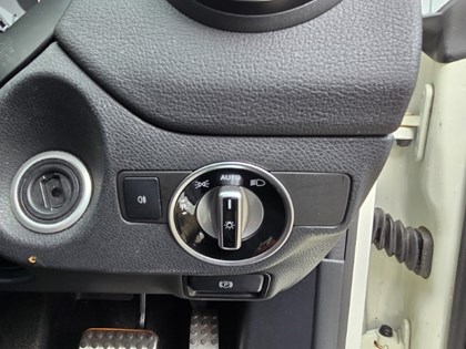 2015 (15) MERCEDES-BENZ CLA 220 CDI OrangeArt 5dr Tip Auto
