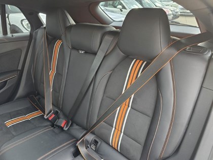 2015 (15) MERCEDES-BENZ CLA 220 CDI OrangeArt 5dr Tip Auto