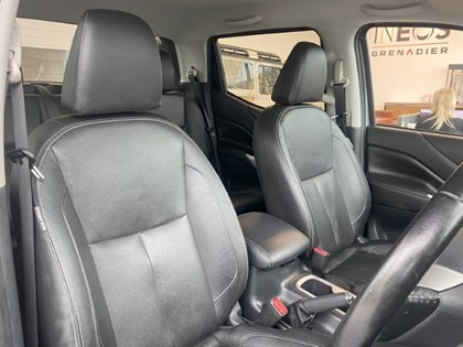 2020 (20) NISSAN COMMERCIAL NAVARA Double Cab Pick Up Tekna 2.3dCi 190 TT 4WD Auto
