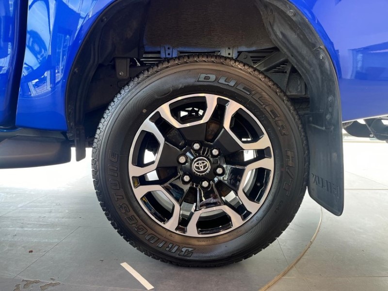 2023 (23) TOYOTA COMMERCIAL HILUX Invincible D/Cab Pick Up 2.8 D-4D Auto 3349708