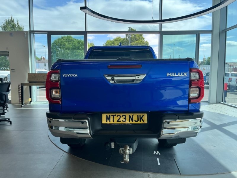 2023 (23) TOYOTA COMMERCIAL HILUX Invincible D/Cab Pick Up 2.8 D-4D Auto 3349711