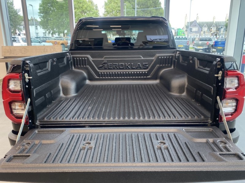 2021 (21) TOYOTA COMMERCIAL HILUX Invincible D/Cab Pick Up 2.8 D-4D Auto 3346809