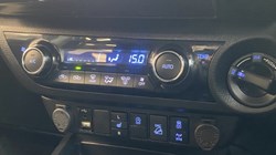 2021 (21) TOYOTA COMMERCIAL HILUX Invincible D/Cab Pick Up 2.8 D-4D Auto 3346829