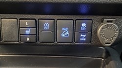 2021 (21) TOYOTA COMMERCIAL HILUX Invincible D/Cab Pick Up 2.8 D-4D Auto 3346830