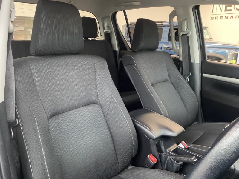 2021 (21) TOYOTA COMMERCIAL HILUX Invincible D/Cab Pick Up 2.8 D-4D Auto 3346817