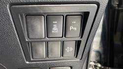 2021 (21) TOYOTA COMMERCIAL HILUX Invincible D/Cab Pick Up 2.8 D-4D Auto 3346820