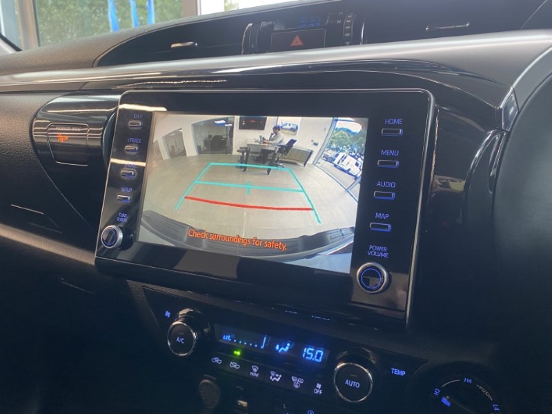 2021 (21) TOYOTA COMMERCIAL HILUX Invincible D/Cab Pick Up 2.8 D-4D Auto 3346827