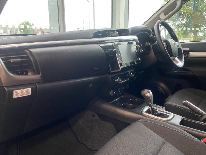 2021 (21) TOYOTA COMMERCIAL HILUX Invincible D/Cab Pick Up 2.8 D-4D Auto 3346815