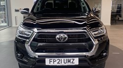 2021 (21) TOYOTA COMMERCIAL HILUX Invincible D/Cab Pick Up 2.8 D-4D Auto 3346816