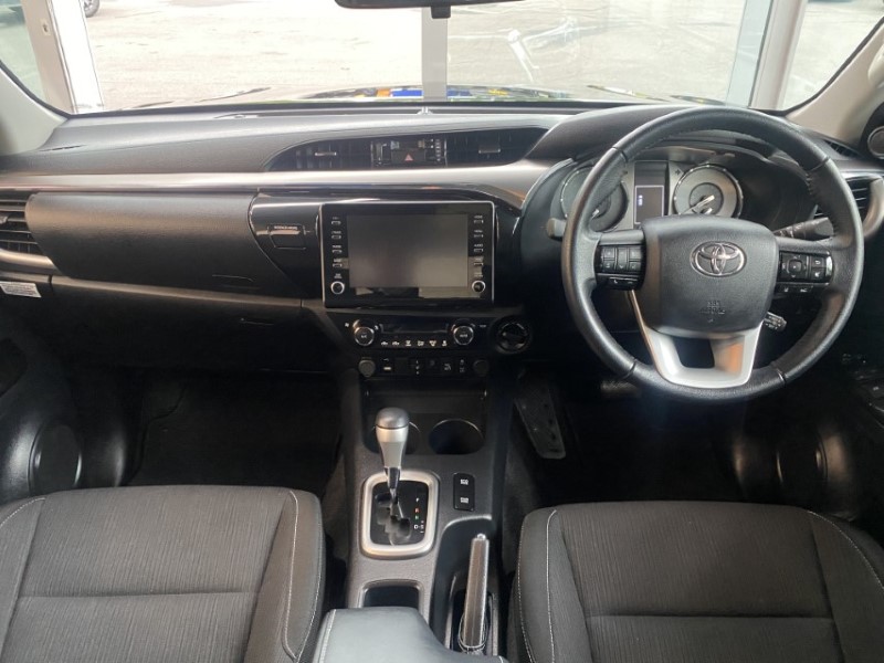 2021 (21) TOYOTA COMMERCIAL HILUX Invincible D/Cab Pick Up 2.8 D-4D Auto 3346812