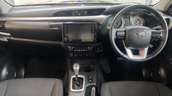 2021 (21) TOYOTA COMMERCIAL HILUX Invincible D/Cab Pick Up 2.8 D-4D Auto 3346812