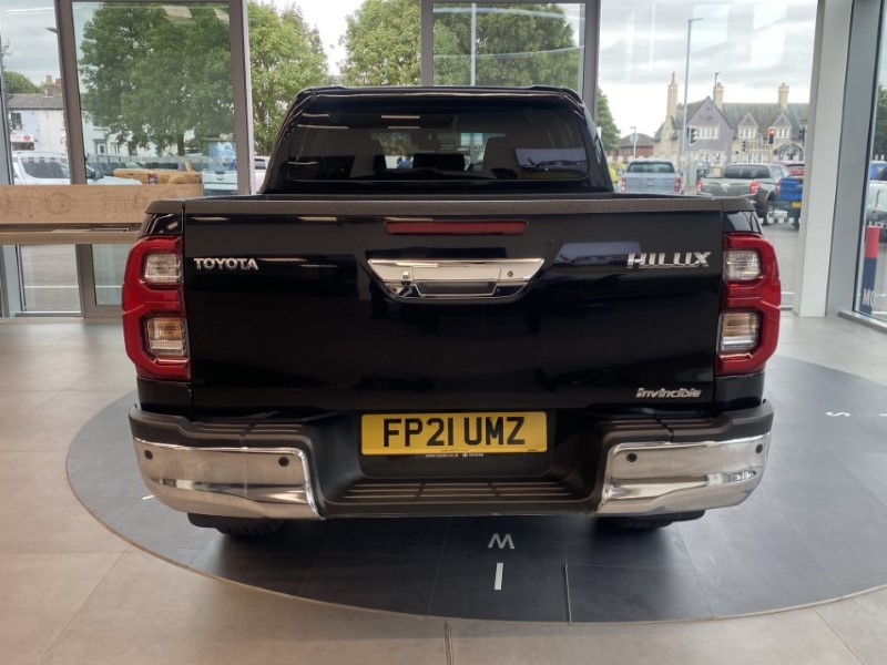 2021 (21) TOYOTA COMMERCIAL HILUX Invincible D/Cab Pick Up 2.8 D-4D Auto 3346807