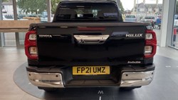 2021 (21) TOYOTA COMMERCIAL HILUX Invincible D/Cab Pick Up 2.8 D-4D Auto 3346807