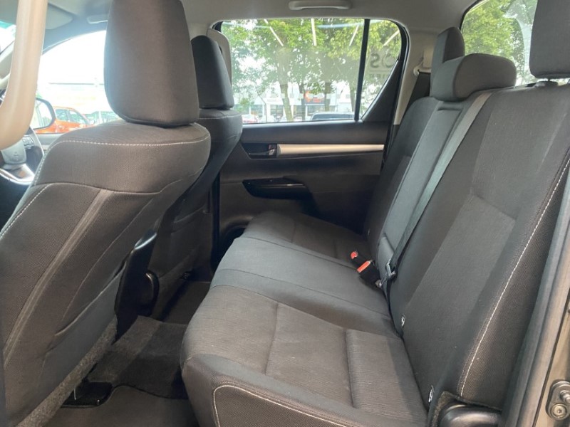 2021 (21) TOYOTA COMMERCIAL HILUX Invincible D/Cab Pick Up 2.8 D-4D Auto 3346811