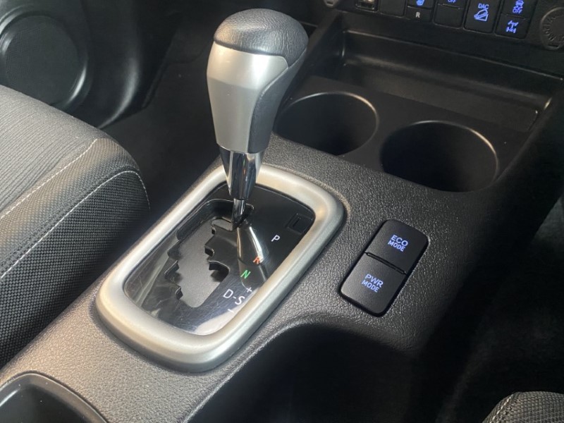 2021 (21) TOYOTA COMMERCIAL HILUX Invincible D/Cab Pick Up 2.8 D-4D Auto 3346831