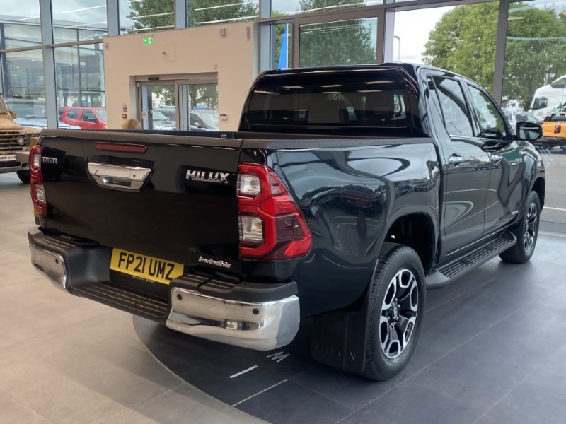 2021 (21) TOYOTA COMMERCIAL HILUX Invincible D/Cab Pick Up 2.8 D-4D Auto 3346806