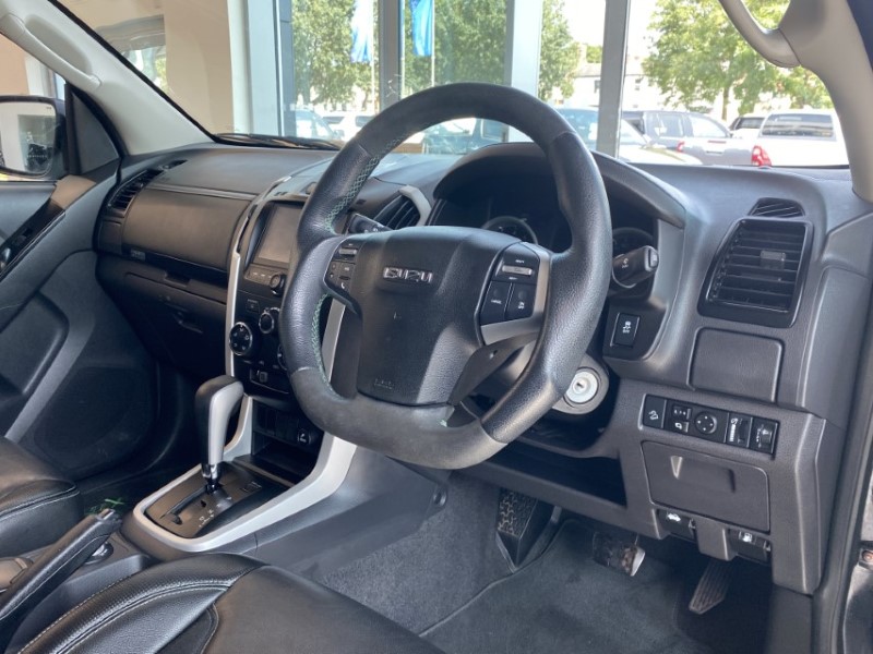 2021 (70) ISUZU COMMERCIAL D-MAX 1.9 XTR Nav PLUS Double Cab 4x4 Auto 3379896