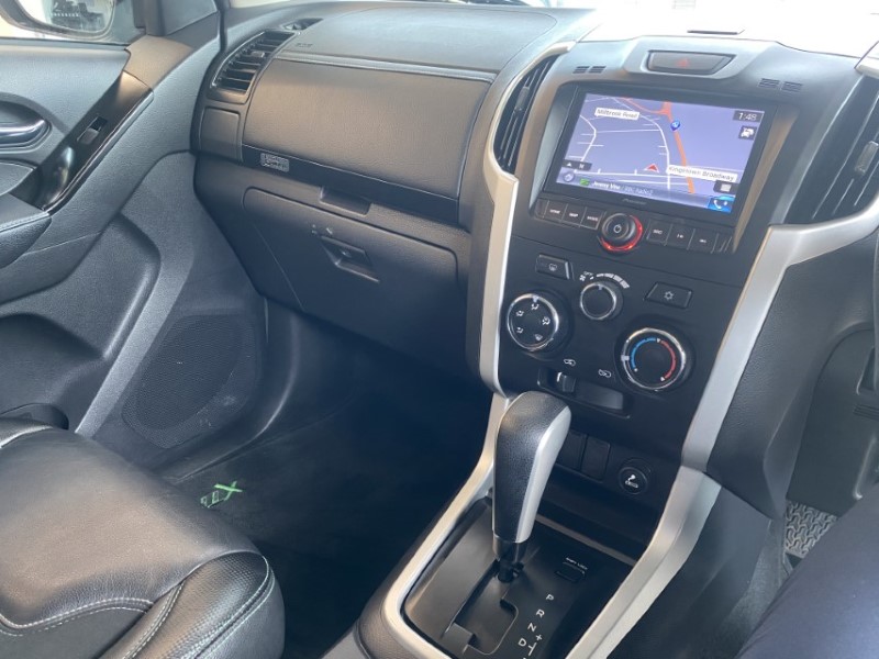 2021 (70) ISUZU COMMERCIAL D-MAX 1.9 XTR Nav PLUS Double Cab 4x4 Auto 3379910