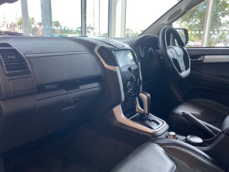 2021 (70) ISUZU COMMERCIAL D-MAX 1.9 XTR Nav PLUS Double Cab 4x4 Auto 3379891