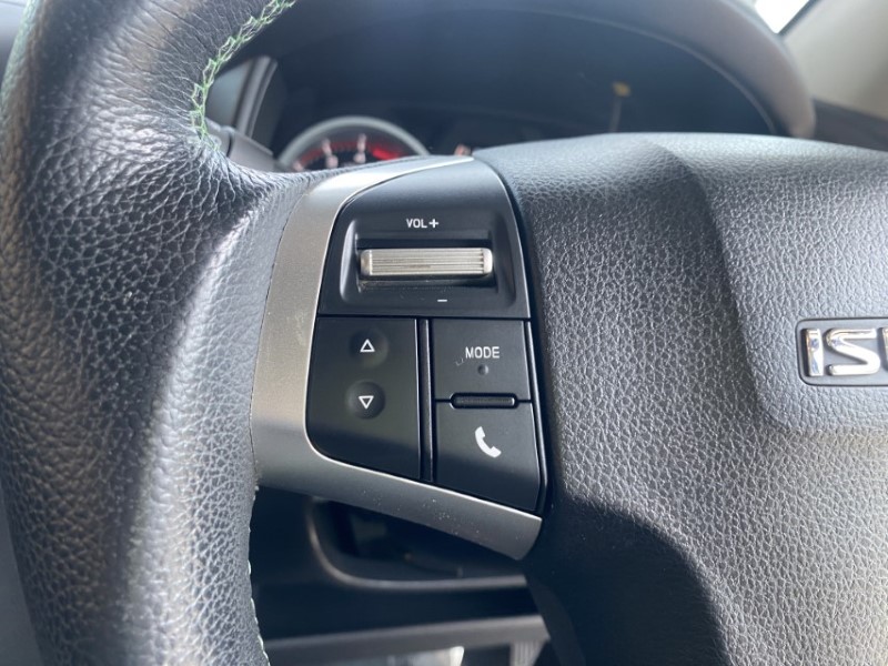 2021 (70) ISUZU COMMERCIAL D-MAX 1.9 XTR Nav PLUS Double Cab 4x4 Auto 3379902