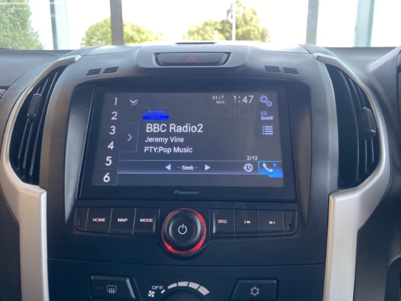 2021 (70) ISUZU COMMERCIAL D-MAX 1.9 XTR Nav PLUS Double Cab 4x4 Auto 3379904