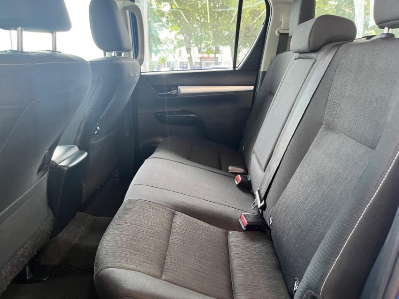 2023 (23) TOYOTA COMMERCIAL HILUX Invincible D/Cab Pick Up 2.4 D-4D Auto 3443643