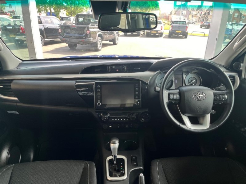 2023 (23) TOYOTA COMMERCIAL HILUX Invincible D/Cab Pick Up 2.4 D-4D Auto 3443654