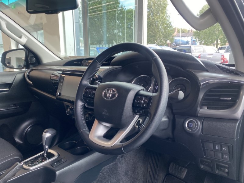 2023 (23) TOYOTA COMMERCIAL HILUX Invincible D/Cab Pick Up 2.4 D-4D Auto 3442031