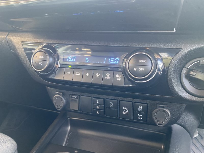 2023 (23) TOYOTA COMMERCIAL HILUX Invincible D/Cab Pick Up 2.4 D-4D Auto 3442041