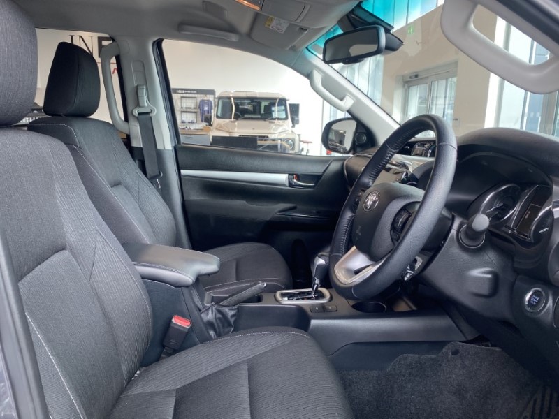 2023 (23) TOYOTA COMMERCIAL HILUX Invincible D/Cab Pick Up 2.4 D-4D Auto 3442030