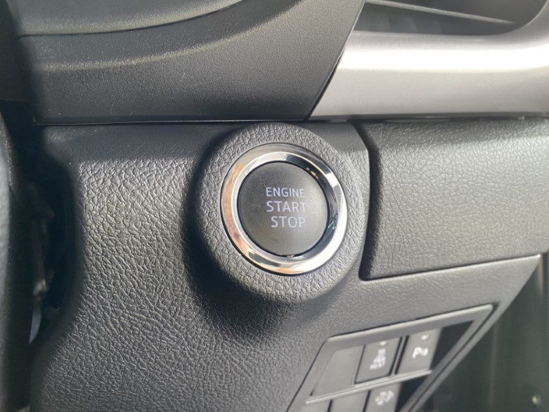 2023 (23) TOYOTA COMMERCIAL HILUX Invincible D/Cab Pick Up 2.4 D-4D Auto 3442034