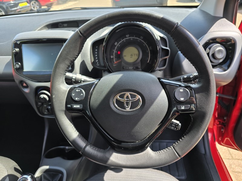 2022 (71) TOYOTA AYGO 1.0 VVT-i X-Play TSS 5dr 3389968