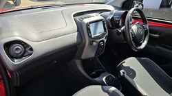 2022 (71) TOYOTA AYGO 1.0 VVT-i X-Play TSS 5dr 3389965