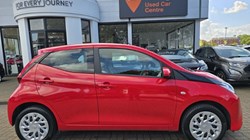2022 (71) TOYOTA AYGO 1.0 VVT-i X-Play TSS 5dr 3389940