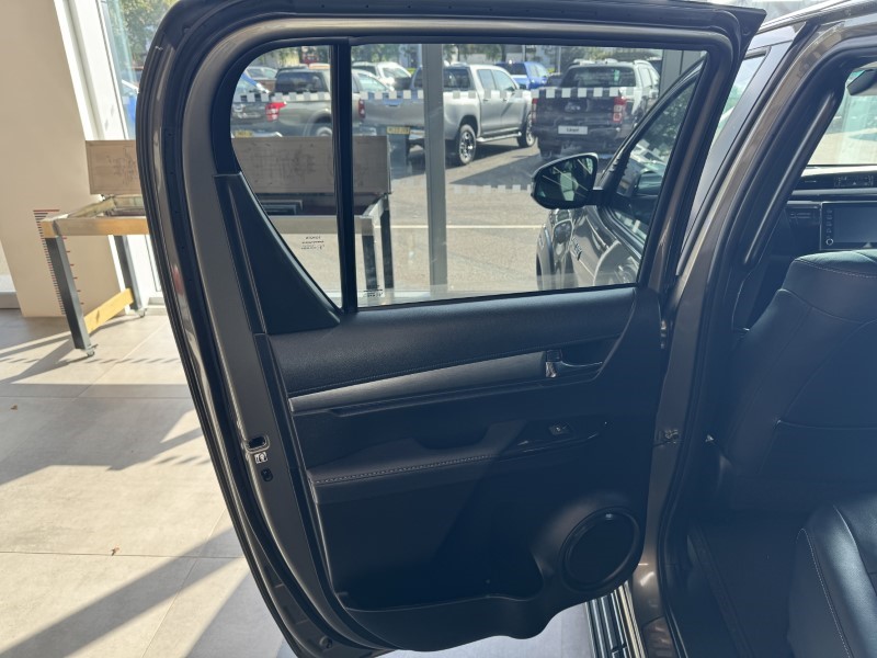 2023 (23) TOYOTA COMMERCIAL HILUX Invincible X D/Cab Pick Up 2.8 D-4D 3458963