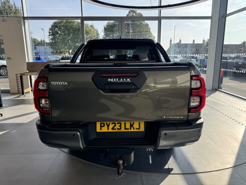 2023 (23) TOYOTA COMMERCIAL HILUX Invincible X D/Cab Pick Up 2.8 D-4D 3458952