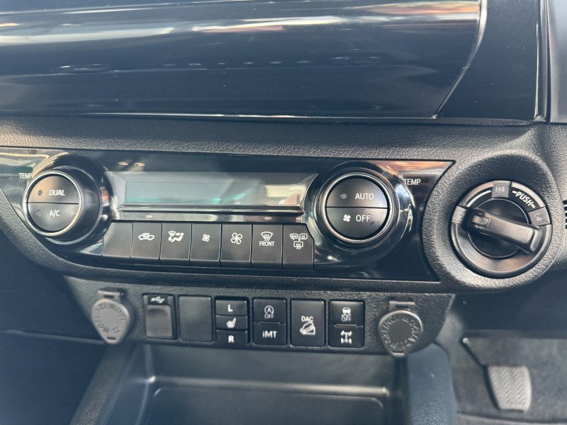 2023 (23) TOYOTA COMMERCIAL HILUX Invincible X D/Cab Pick Up 2.8 D-4D 3458981