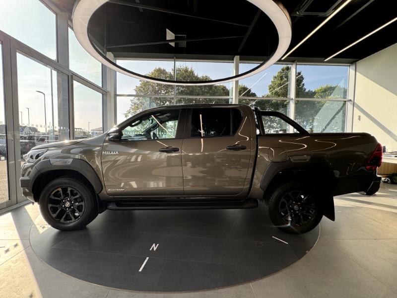 2023 (23) TOYOTA COMMERCIAL HILUX Invincible X D/Cab Pick Up 2.8 D-4D 3458958