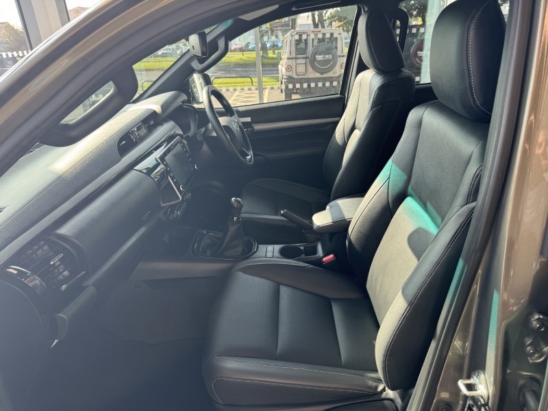 2023 (23) TOYOTA COMMERCIAL HILUX Invincible X D/Cab Pick Up 2.8 D-4D 3458971