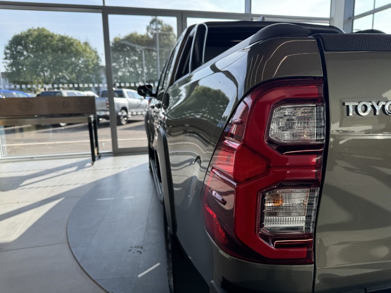 2023 (23) TOYOTA COMMERCIAL HILUX Invincible X D/Cab Pick Up 2.8 D-4D 3458955