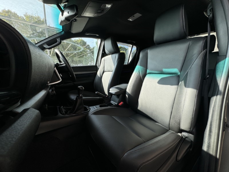 2023 (23) TOYOTA COMMERCIAL HILUX Invincible X D/Cab Pick Up 2.8 D-4D 3458972