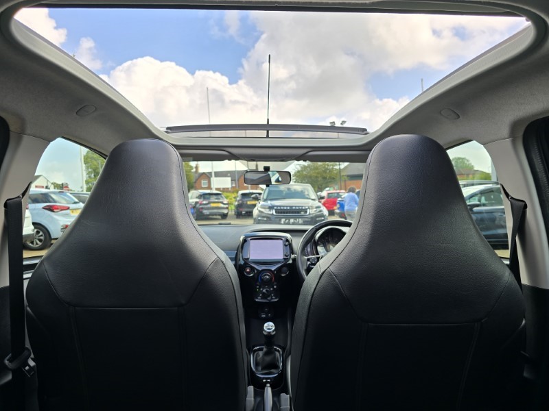 2015 (65) TOYOTA AYGO 1.0 VVT-i X-Pression 5dr 3459072