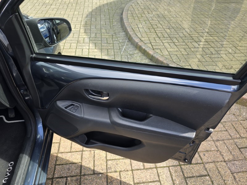 2015 (65) TOYOTA AYGO 1.0 VVT-i X-Pression 5dr 3459063