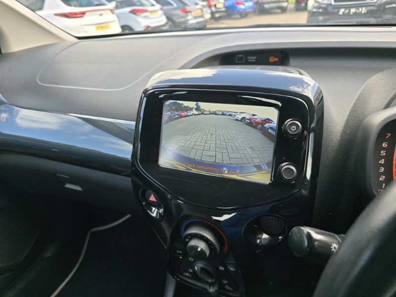 2015 (65) TOYOTA AYGO 1.0 VVT-i X-Pression 5dr 3459075