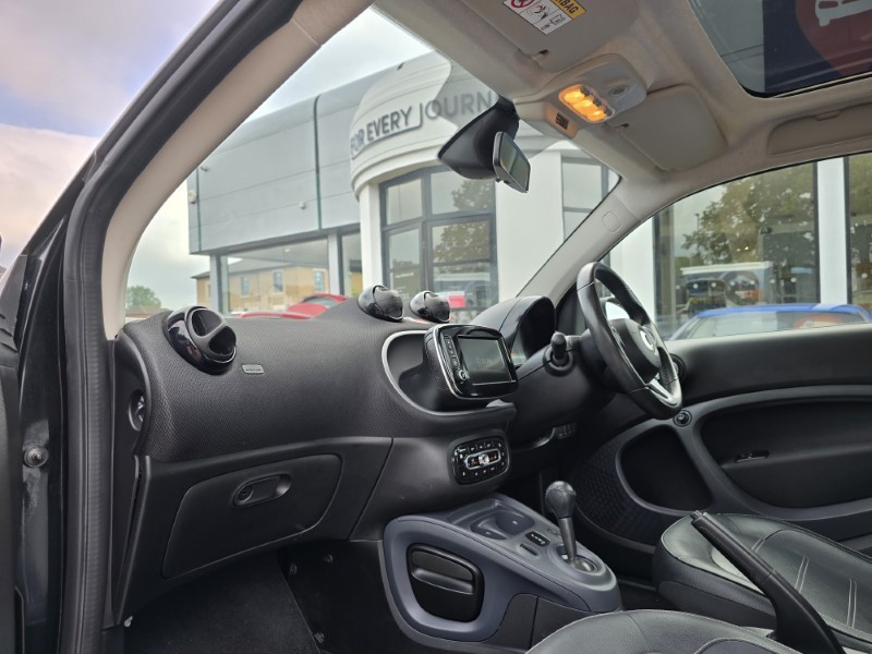 2017 (67) SMART FORTWO COUPE 0.9 Turbo Prime Premium 2dr Auto 3521425