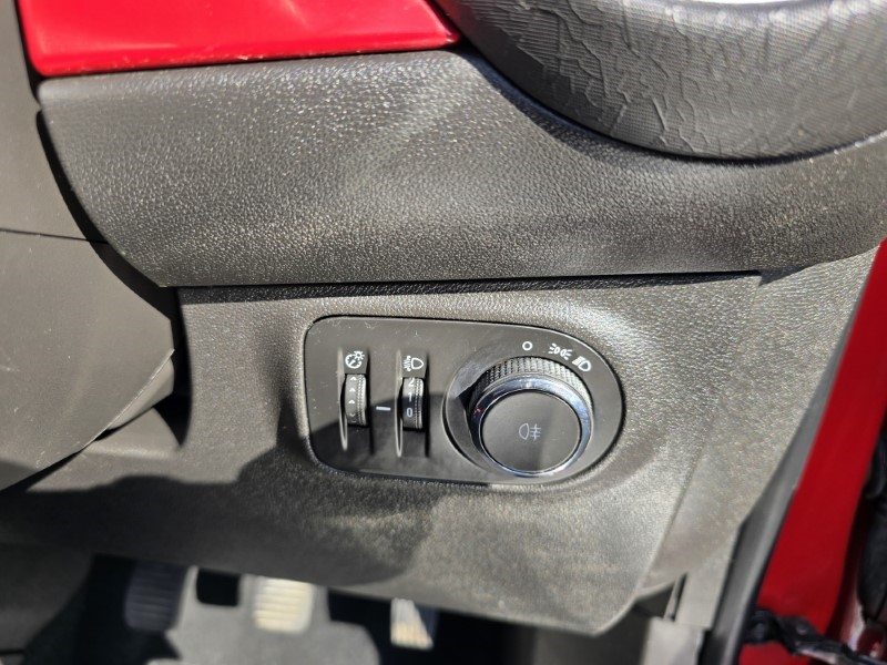 2015 (15) VAUXHALL ADAM 1.2i Rocks Air 3dr 3516547