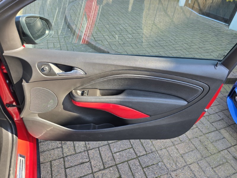 2015 (15) VAUXHALL ADAM 1.2i Rocks Air 3dr 3516543