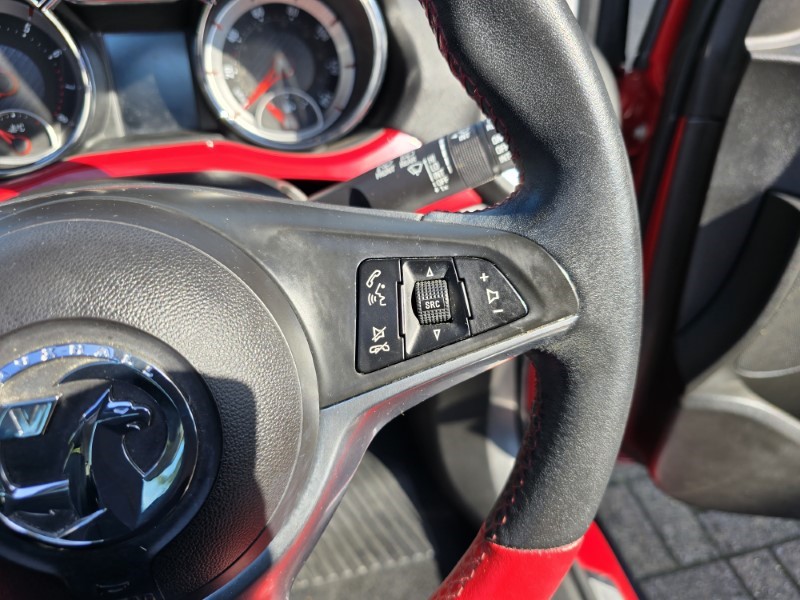 2015 (15) VAUXHALL ADAM 1.2i Rocks Air 3dr 3516546