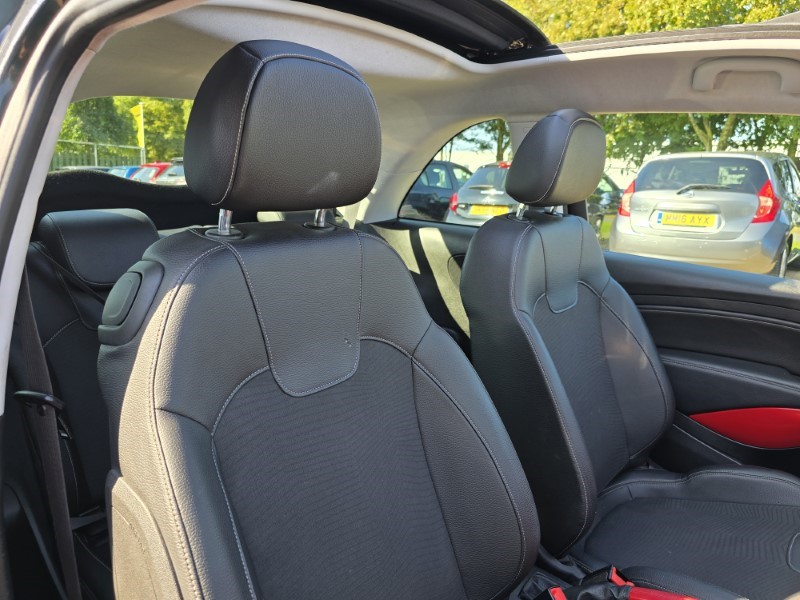 2015 (15) VAUXHALL ADAM 1.2i Rocks Air 3dr 3516549