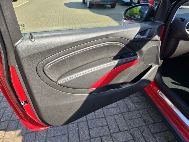 2015 (15) VAUXHALL ADAM 1.2i Rocks Air 3dr 3516539